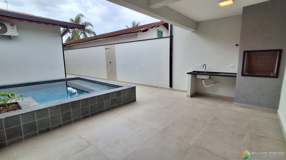 Casa para venda em Peruíbe no bairro Lado linha a menos de 800M da praia