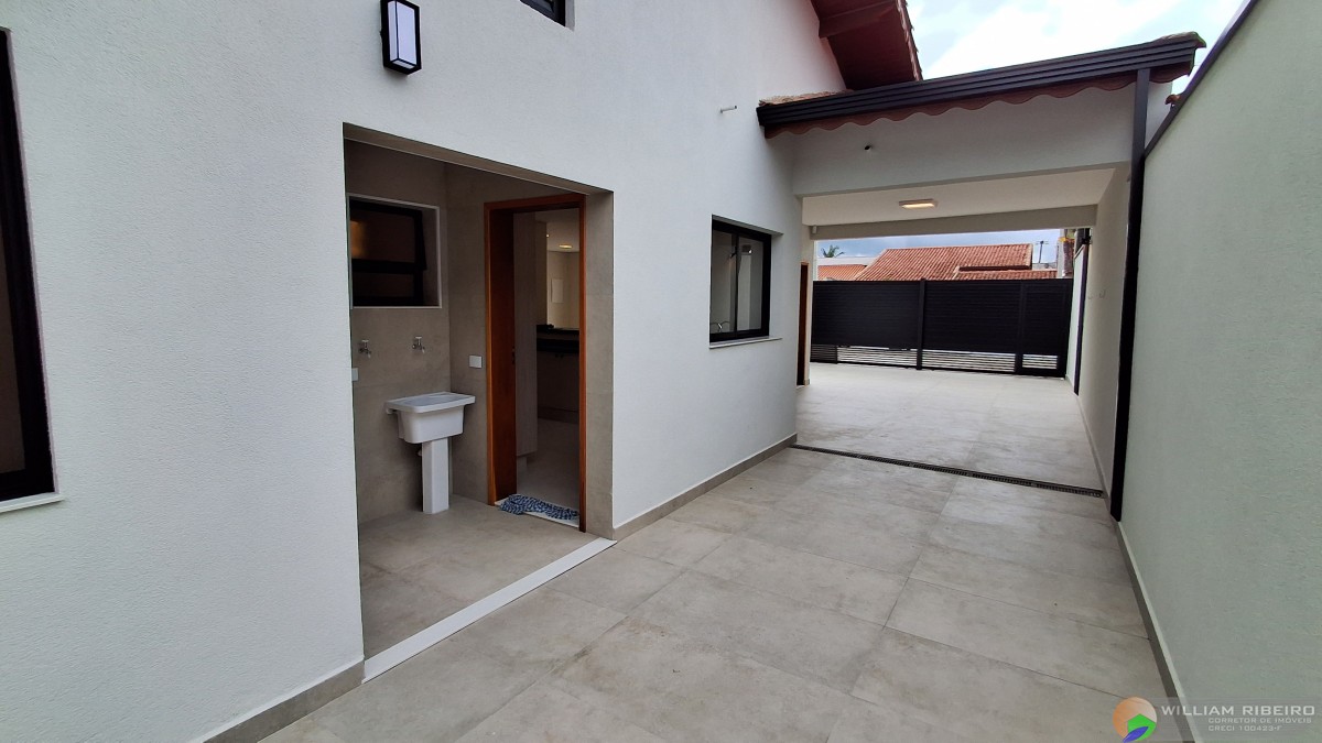 Casa para venda em Peruíbe no bairro Lado linha a menos de 800M da praia